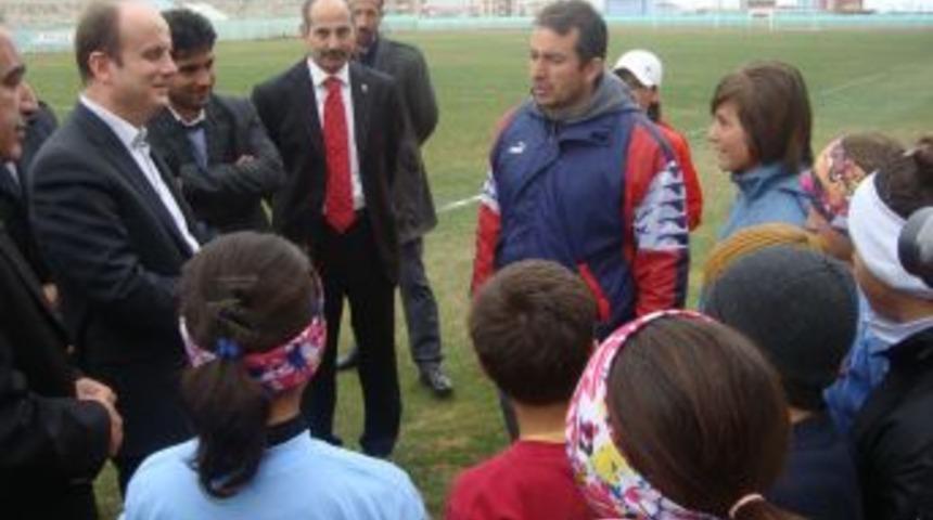 Spor Genel M&uuml;d&uuml;r&uuml; Baykan, Aksaray'da incelemelerde bulundu