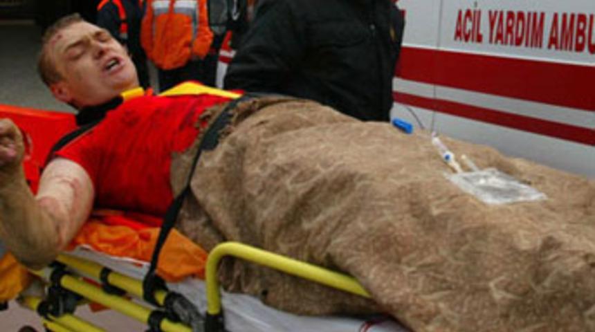 Peruklu Alman, polisi copladı