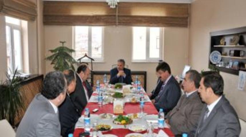 Vali Kahraman: Eğitime yapılan hi&ccedil;bir yatırım karşılıksız değildir