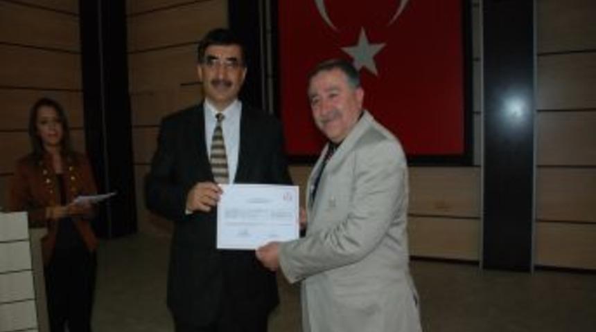 İşaret dili &ouml;ğrenen sağlık&ccedil;ılara, sertifika verildi