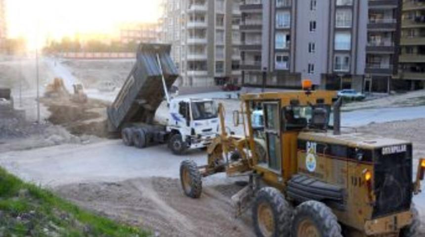 Adana trafiği yeni caddelerle rahatlıyor