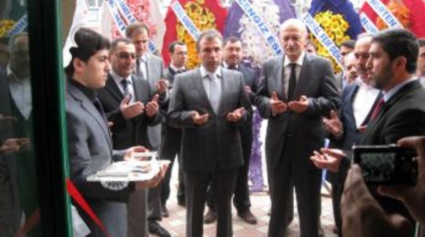 Turhallı hanımlar, ihtiya&ccedil; sahibi &ouml;ğrenciler yararına kermes d&uuml;zenledi