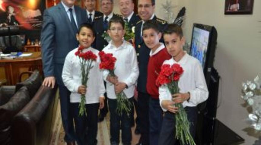 Gevher Hatun Koleji &ouml;ğrencileri emniyeti ziyaret etti