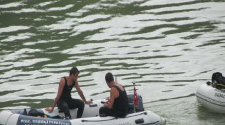 Ereğli Belediyesi &Ccedil;aycuma&rsquo;daki kurtarma &ccedil;alışmalarına destek veriyor