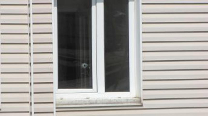 Vali B&uuml;y&uuml;k'&uuml;n yazlık konutu kurşunlandı