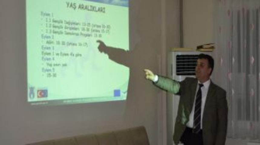 AB Proje Uzmanı Aksaray, Saruhanlı'da muhtarları bilgilendirdi