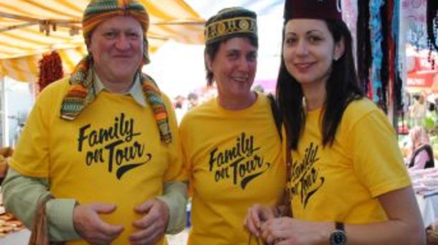 Paskalya Bayramı tatilindeki turist hareketliliği esnafın y&uuml;z&uuml;n&uuml; g&uuml;ld&uuml;rd&uuml;