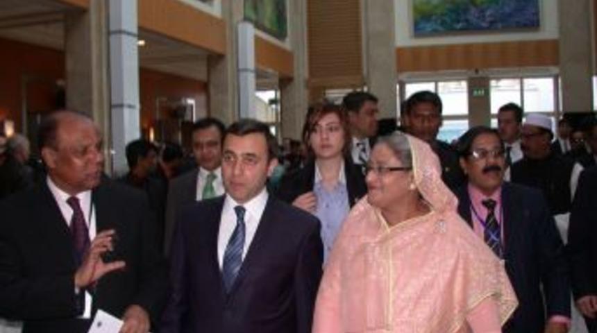 Bangladeş Başbakanı Hasina: T&uuml;rkiye'ye uygun fiyatlarla ila&ccedil; verebiliriz