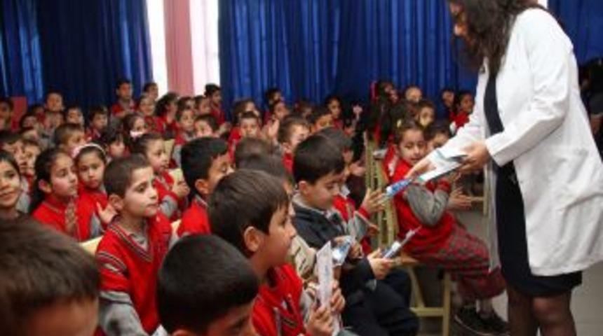 Başakşehir'de &ccedil;ocuklar i&ccedil;in sağlık seminerleri başladı