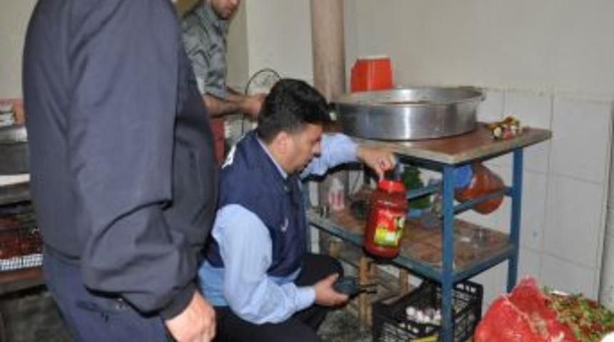 Zabıta ekipleri kasapları denetledi