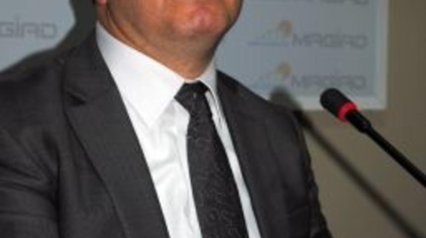 Davulcuoğlu: 'Ekonomik istikrar iş adamlarının yatırım yapmasına cesaret verir'