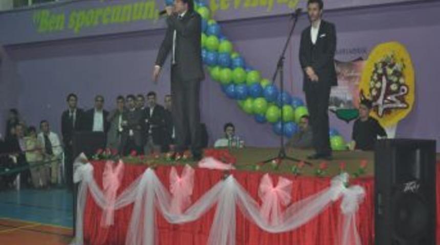 Muş&rsquo;ta, Kutlu Doğum coşkusu salona sığmadı