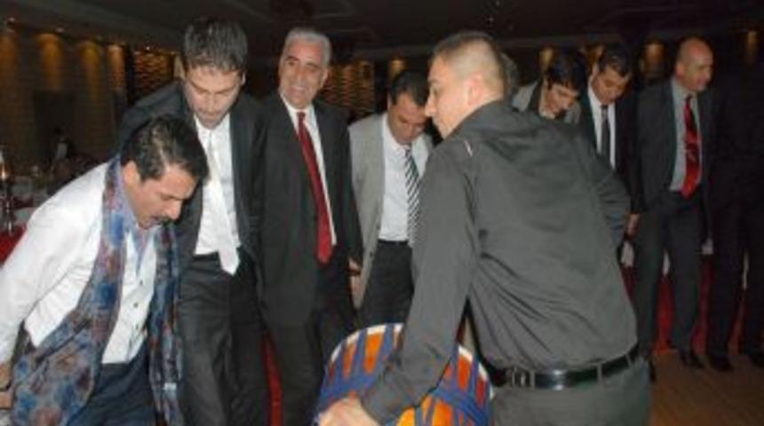 Latif Doğan Adana'daki Adıyamanlıları coşturdu