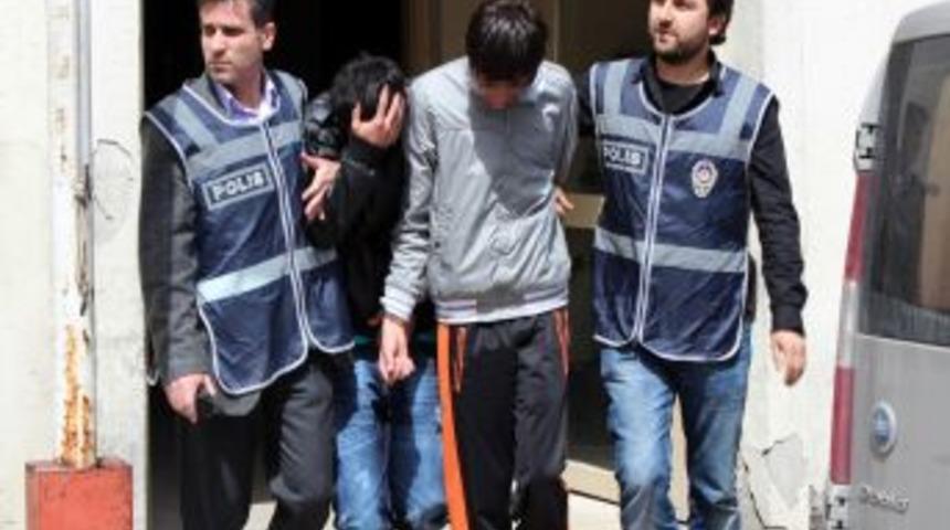 Buca M&uuml;ft&uuml;l&uuml;ğ&uuml;'n&uuml; soyan zanlılar İstanbul'da yakalandı