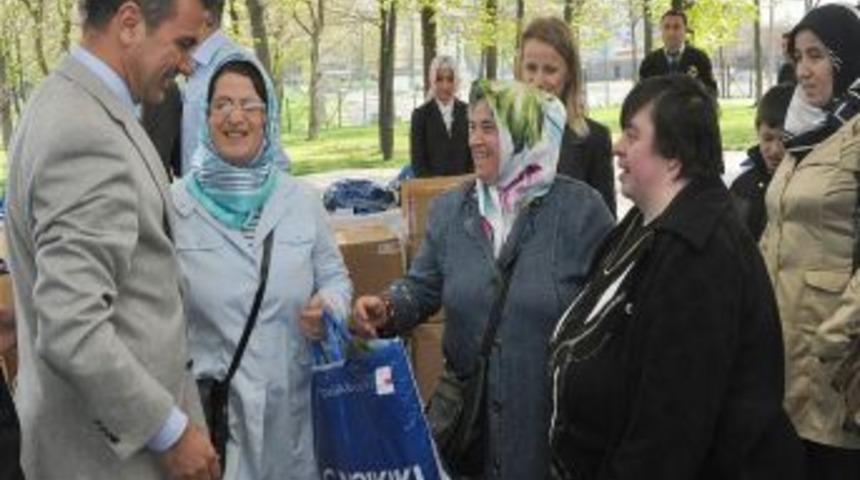 Ey&uuml;p&rsquo;te engelli &ccedil;ocuklara giysi desteği