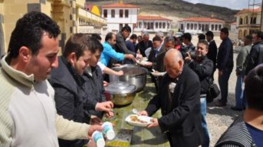 Yozgat&rsquo;ta 2 bin kişiye etli pilav dağıtıldı
