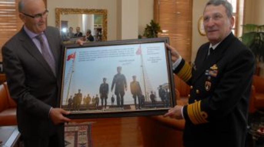 Donanma Komutanı Oramiral G&uuml;ner, Başkan Yılmaz'ı ziyaret etti