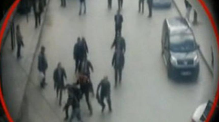 Otob&uuml;s şof&ouml;rlerinden meydan dayağı