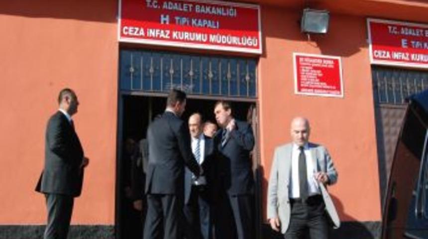 Demir&ouml;ren ve &Ouml;zdemir cezaevindeki İbrahim Kızıl'ı ziyaret etti