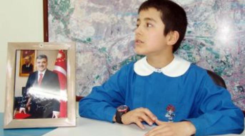 Cumhurbaşkanına ziyaret s&ouml;z&uuml; alan &ouml;ğrenci ağladı