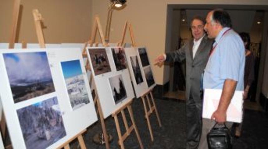 Doktorlar 'yardımlaşmayı' fotoğrafa yansıttı