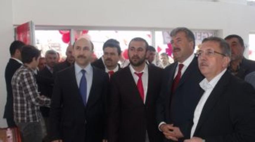 Kutsal emanetler ve sakalı şerif sergisine yoğun ilgi