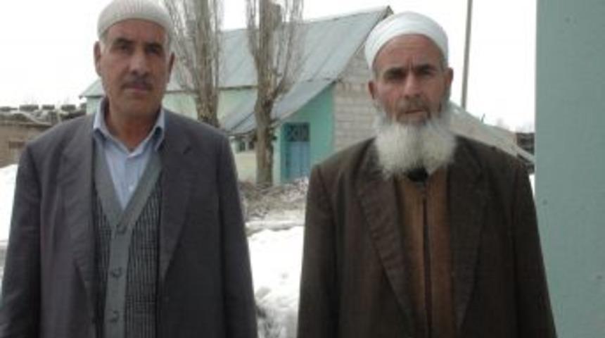 Y&uuml;z yıldır kayıp olan akrabalarını arıyorlar