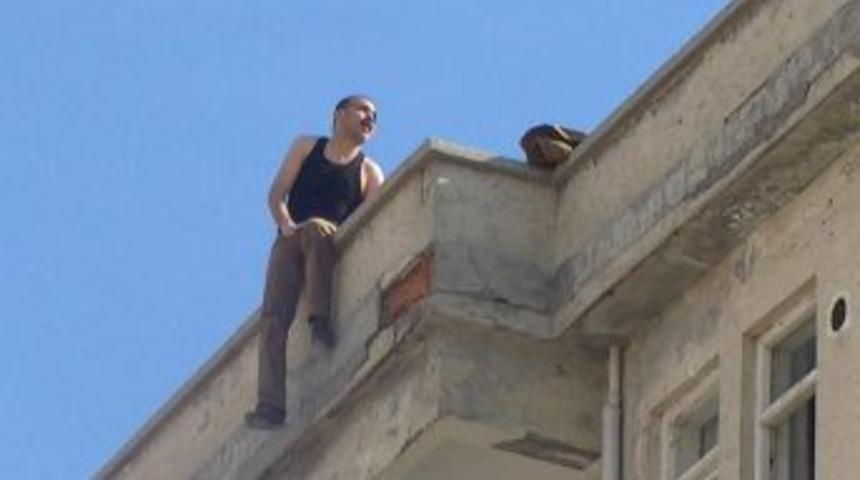 Sevdiği Kız Başkasıyla Nişanlanan Gen&ccedil; İntihara Kalkıştı