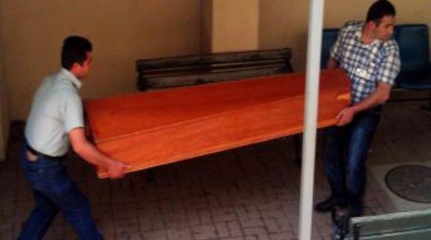 İsvi&ccedil;reli Turistleri Taşıyan Tur Midib&uuml;s&uuml;n&uuml;n Devrilmesi