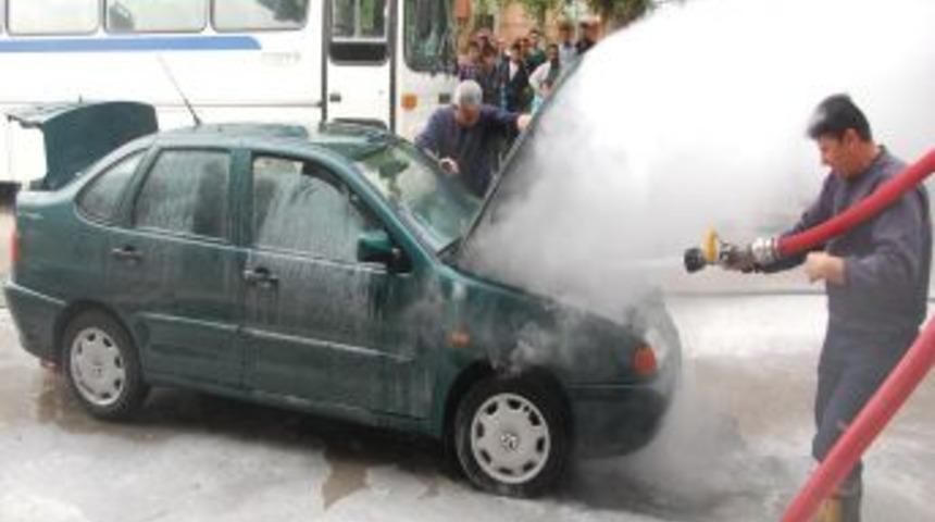 Seyir Halindeki Otomobil Alev Aldı