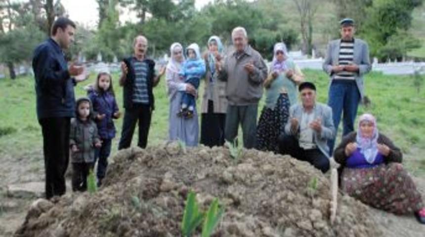 "Dualarımızla amel defterlerini kapatmayacağız"