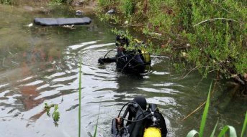 D&uuml;ğ&uuml;n yolunda kaza: 3 &ouml;l&uuml;