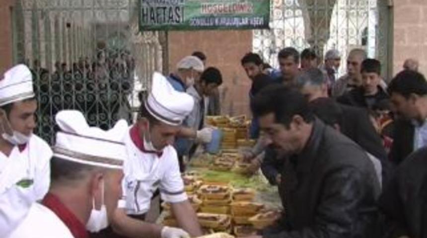 Şanlıurfa&rsquo;da 120 bin kişiye tirit ziyafeti