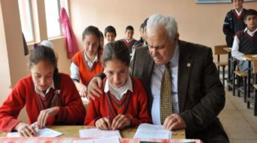 Vali &Ccedil;olak, Şirvan&rsquo;a bağlı k&ouml;y ve okullarda incelemelerde bulundu