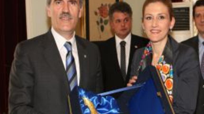 Kosovalı bakandan destek talebi