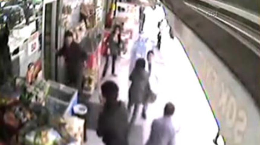 Baltalı dehşet g&uuml;venlik kamerasına yansıdı