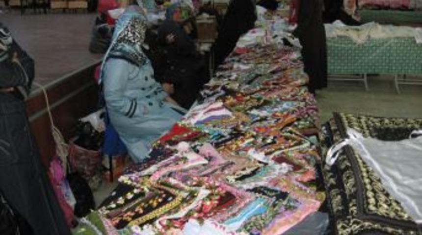 Eğitim gönüllüsü Hanımlardan fakir öğrenciler yararına kermes