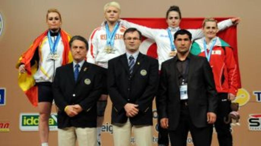 Halterde Hatice Yılmaz&rsquo;dan 2 bronz madalya