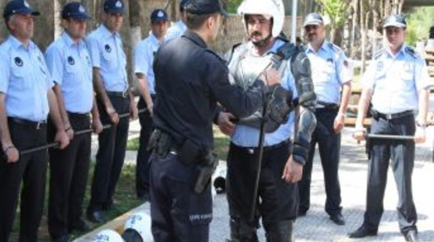 Polisler, zabıtaya toplumsal olaylara m&uuml;dahale eğitimi verdi