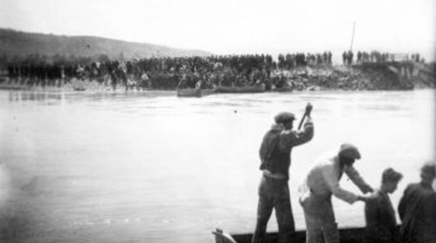 K&ouml;pr&uuml; ile 61 yıl &ouml;nce sevin&ccedil;, 61 yıl sonra h&uuml;z&uuml;n yaşandı