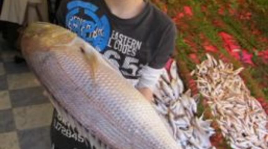 Edremitli balık&ccedil;ıların y&uuml;z&uuml; Mercan&rsquo;la g&uuml;ld&uuml;