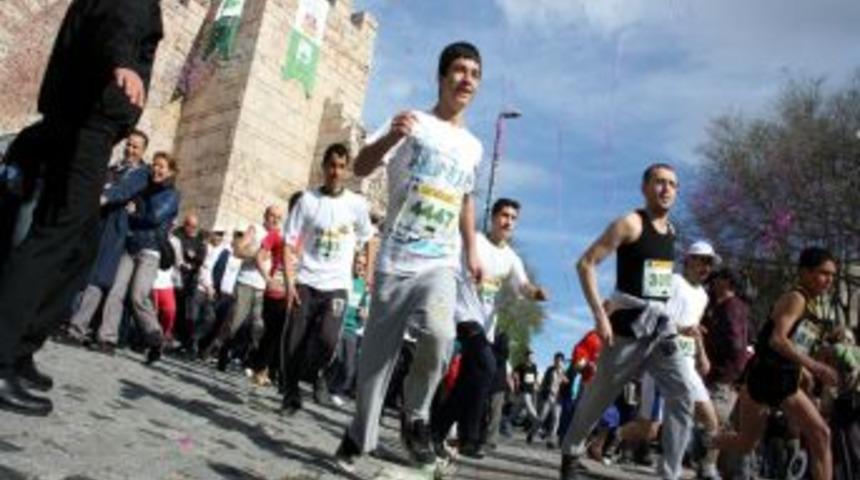 Bursa&rsquo;da Tarihi Kent Koşusu yapıldı