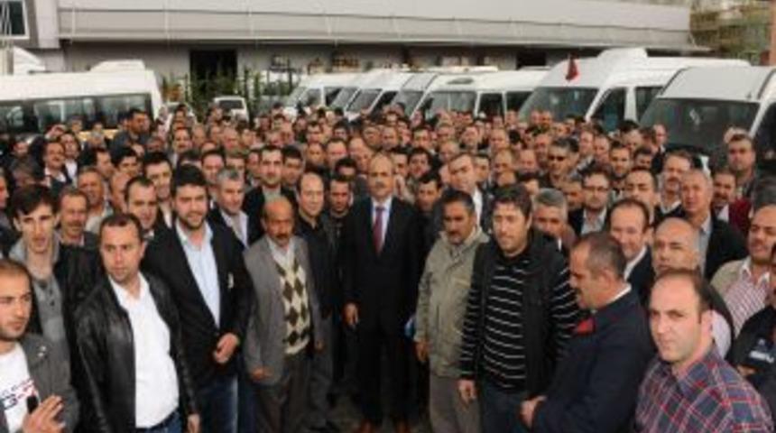 Servis&ccedil;ilerden ka&ccedil;akla m&uuml;cadeleye destek