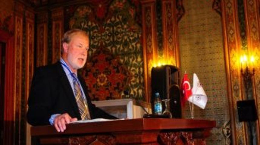 İGİAD&rsquo;ın &lsquo;iş ahlakı&rsquo; sempozyumuna b&uuml;y&uuml;k ilgi