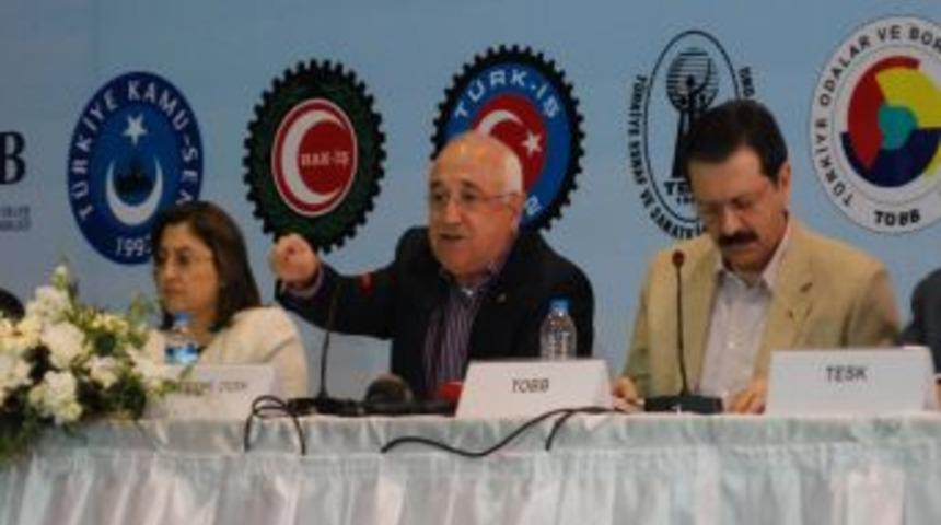 &Ccedil;i&ccedil;ek: Kim d&ouml;nerse d&ouml;nektir, arzu edilen anayasayı yapmak durumundayız