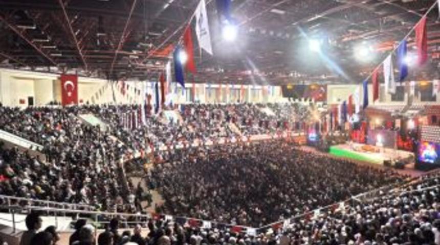 Kur’an ziyafetine 10 bin kişi akın etti