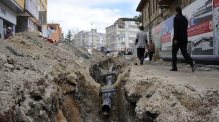 Şehir merkezinde altyapı yenileme &ccedil;alışması devam ediyor