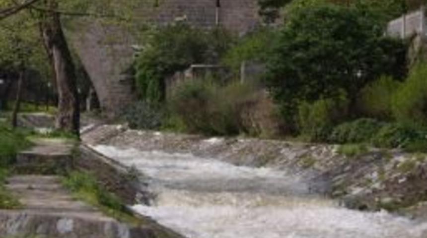 Barajlar Doldu Derelerde Manzaralık Görüntüler Oluştu