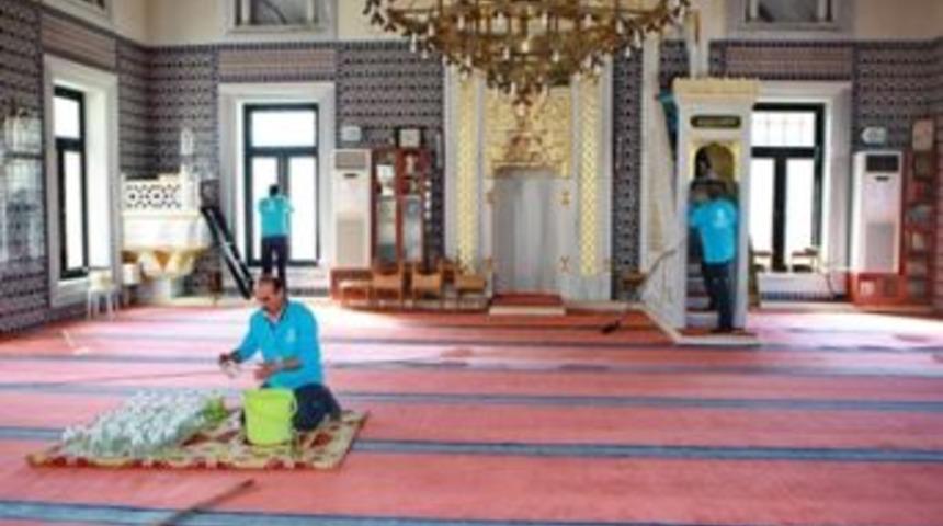 Başakşehir Belediyesi'nde yoğun temizlik