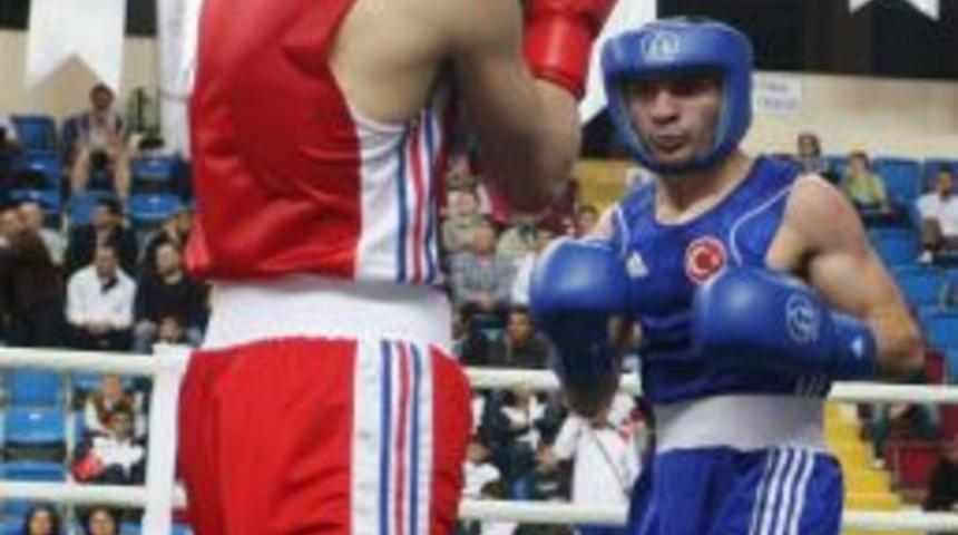 Avrupa Kıtası Boks Kota M&uuml;sabakaları 1 Galibiyet 1 Mağlubiyet İle Başladı